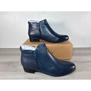Trotters Smooth Leather Side Zipper Major Bootie, Navy Blue Women’s Size 12- NIB